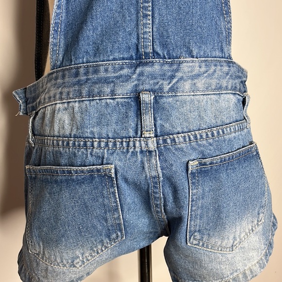 Valley girl denim shorts and bib - Picture 5 of 10